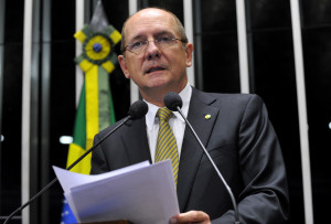 Em discurso na tribuna do Senado, senador Paulo Bauer (PSDB-SC)