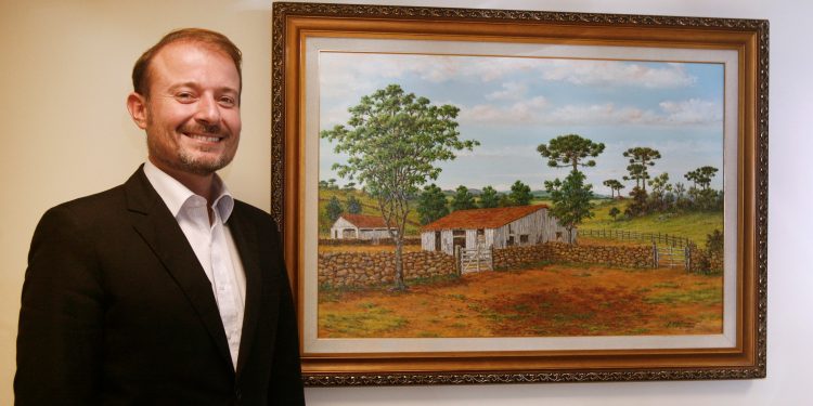 Brasil, Florianópolis, 16/06/2016. Foto: Cristina Gallo
O deputado estadual do PSD, Gabriel Ribeiro, em seu gabinete na Alesc.