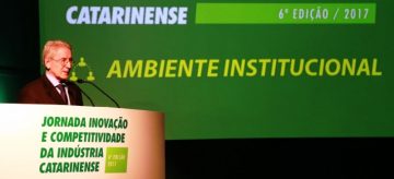 Presidente da FIESC, Glauco José Côrte, durante a Jornada Inovação e Competitividade (foto: Marcus Quint)