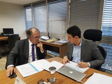 Senador (E) tratou com o ministro sobre pendências em relação ao Programa Avançar Cidades