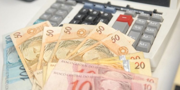 Fiesc alta de impostos