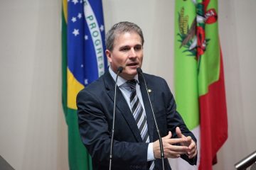 Parlamentar usa dados do TCE para mostrar custo das regionais