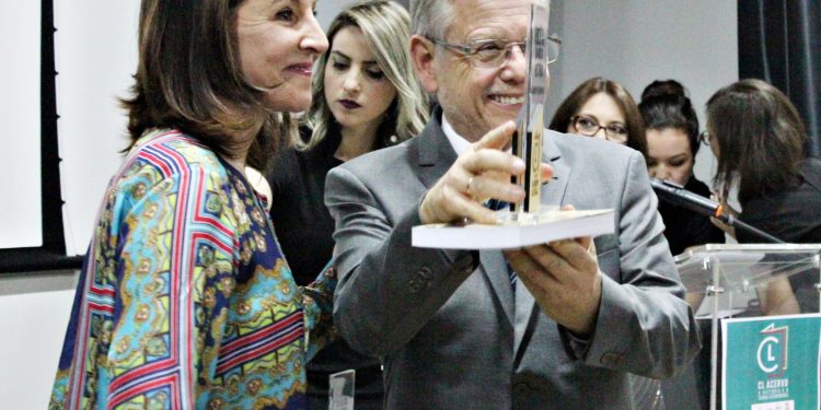 Izabel Baggio, do Correio Lageano, e Roberto Amaral, do SCC