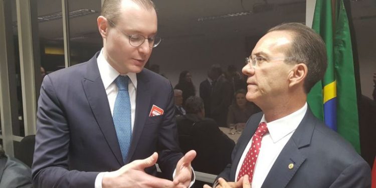 Cristiano Zanin, advogado de defesa de Lula, e Décio Lima
