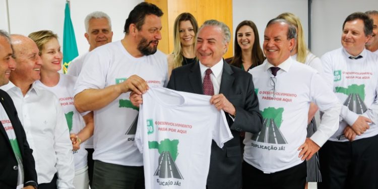 (Brasília - DF, 13/09/2017) Encontro com o Deputado Rogério Peninha Mendonça (PM/B/SC) e Prefeitos dos Municípios do Alto Vale do Itajaí/SC. Foto: Marcos Corrêa/PR