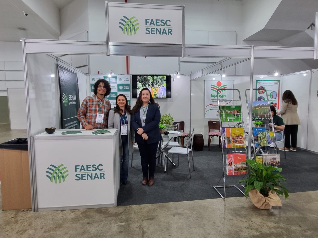 Sistema FAESC SENAR fortalece ATeG Agroindústria durante a FEAL em