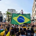 O roteiro do governador Jorginho com o presidente Bolsonaro encerrou no meio da tarde deste sábado, quando o ex-presidente embarcou de volta para São Paulo. Foram três dias de esforços concentrados em apoiar as candidaturas do PL em Santa Catarina, que demonstram a proximidade do governador catarinense com o líder nacional da direita no Brasil.