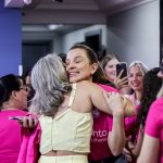 Evento emocionante em apoio ao Outubro Rosa une comunidade em prol da saúde da mulher