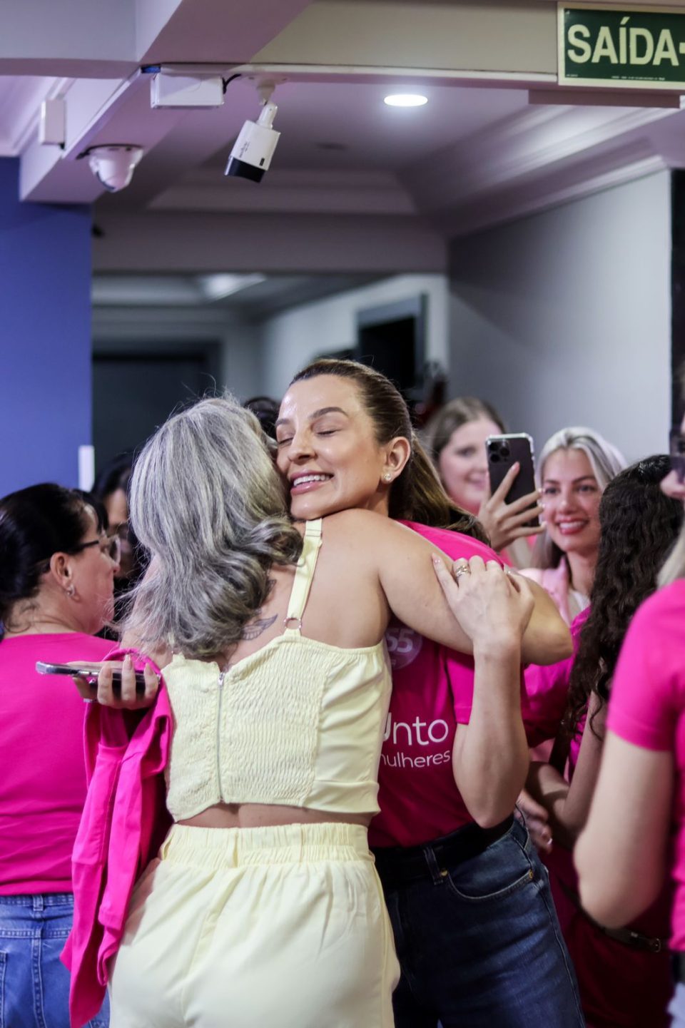 Evento emocionante em apoio ao Outubro Rosa une comunidade em prol da saúde da mulher